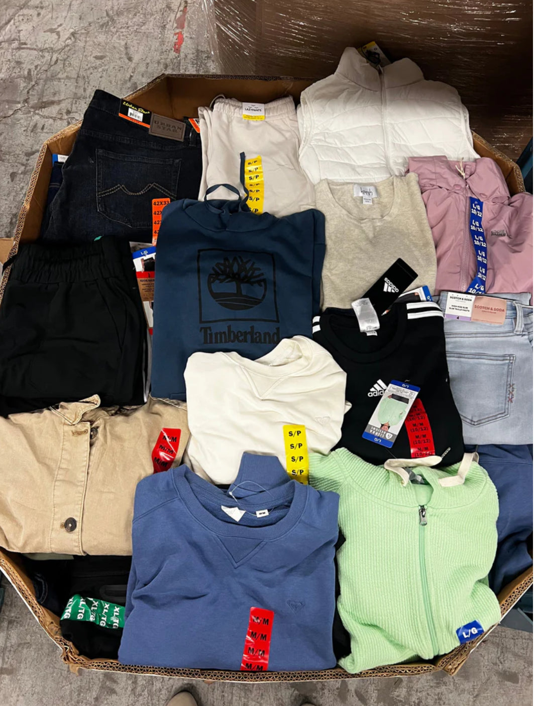 Sample Pack/Échantillon de vêtements  5 Pieces